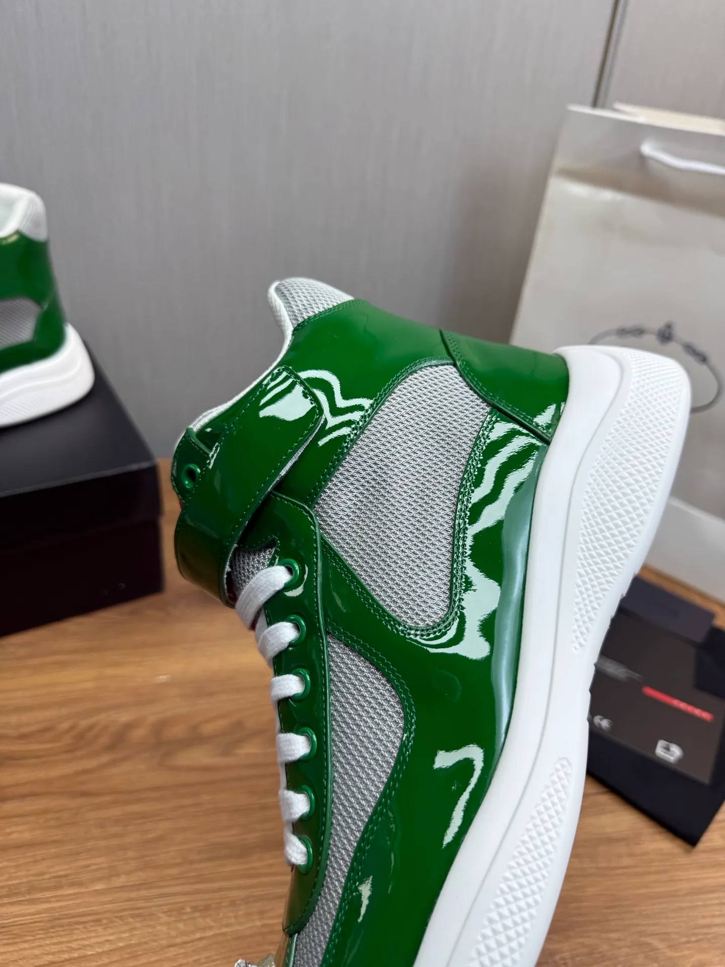 Men's shoes 700💰 [PRADA] Hot selling items🔥Must be recommended every day~~ Official website synchronized, 1:1 high quality shipments✔️ Imported cowhide fabric, cowhide lining, original bottom, high-end airplane box packaging🎁 38-45 (38.45 custom-made, non-refundable)